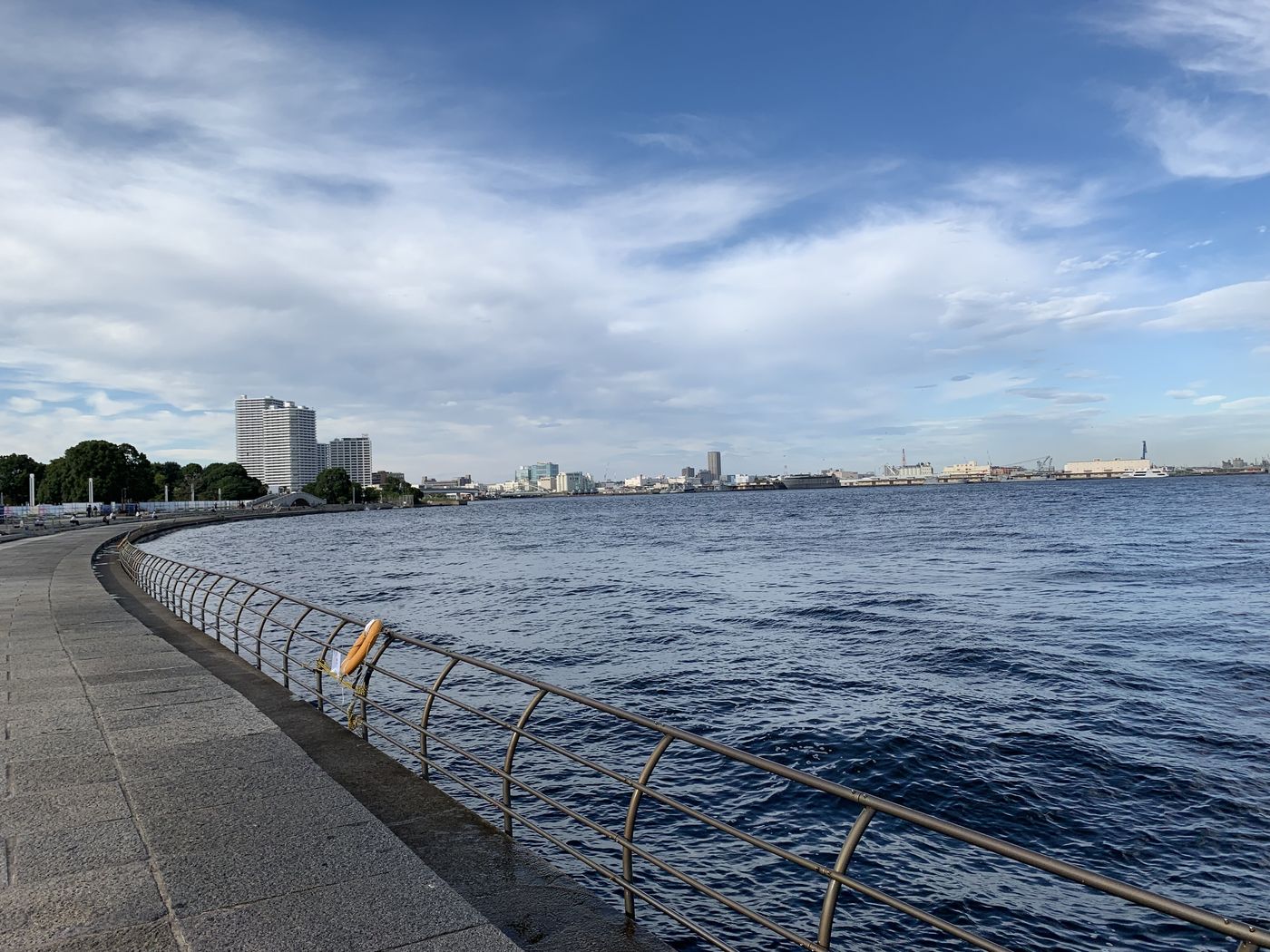 横浜の海辺